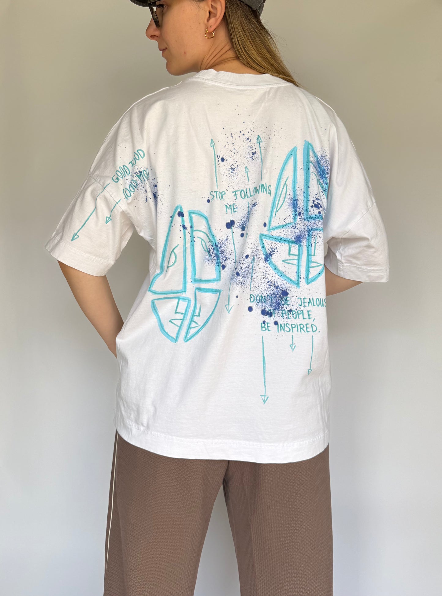 Handbemaltes T-Shirt aus Bio-Baumwolle | Nr.192