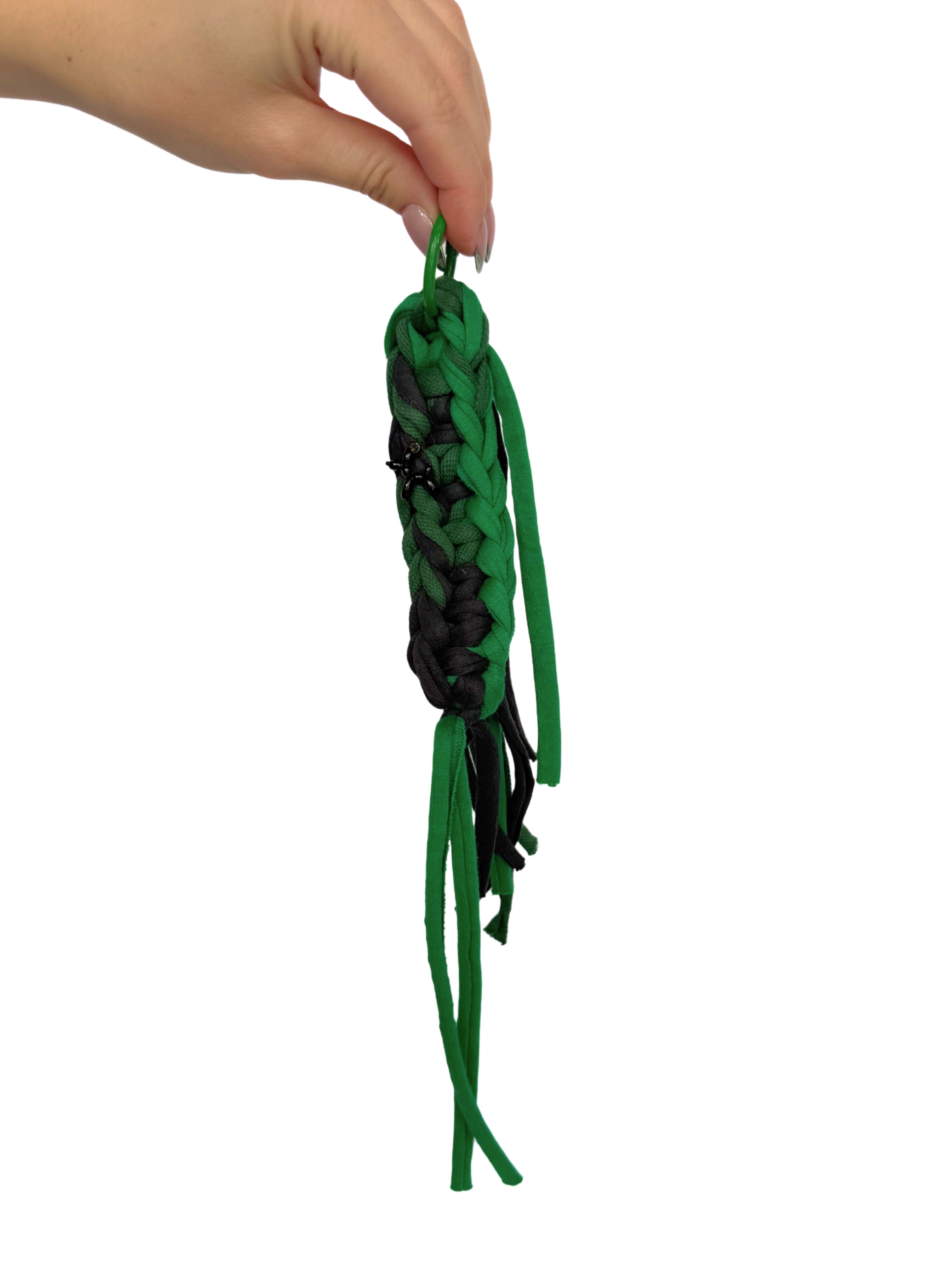 Crochet Anhänger aus recyceltem T-Shirt-Garn mit Perlen | Unikat