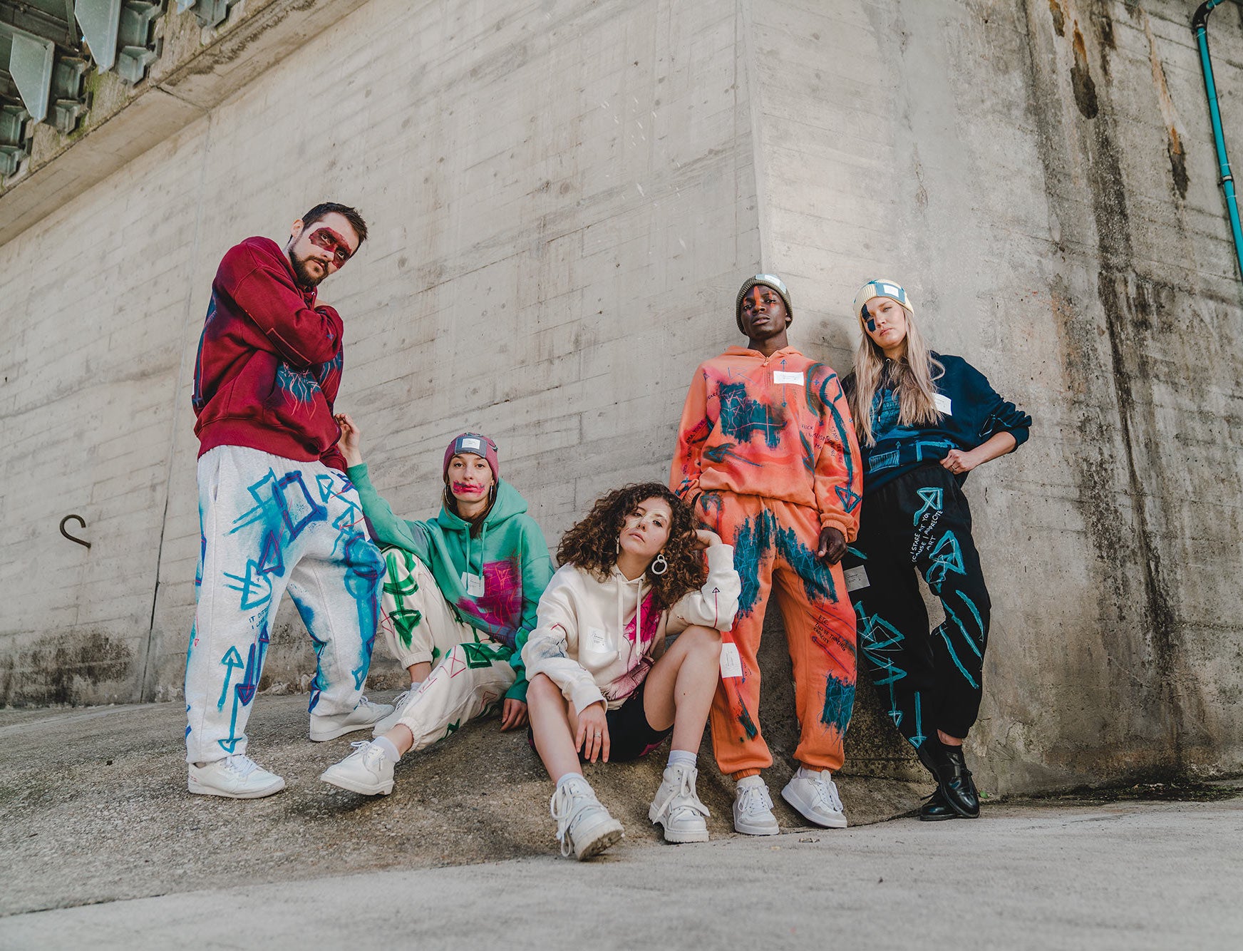 handbemalte Kleidung und Accessoires