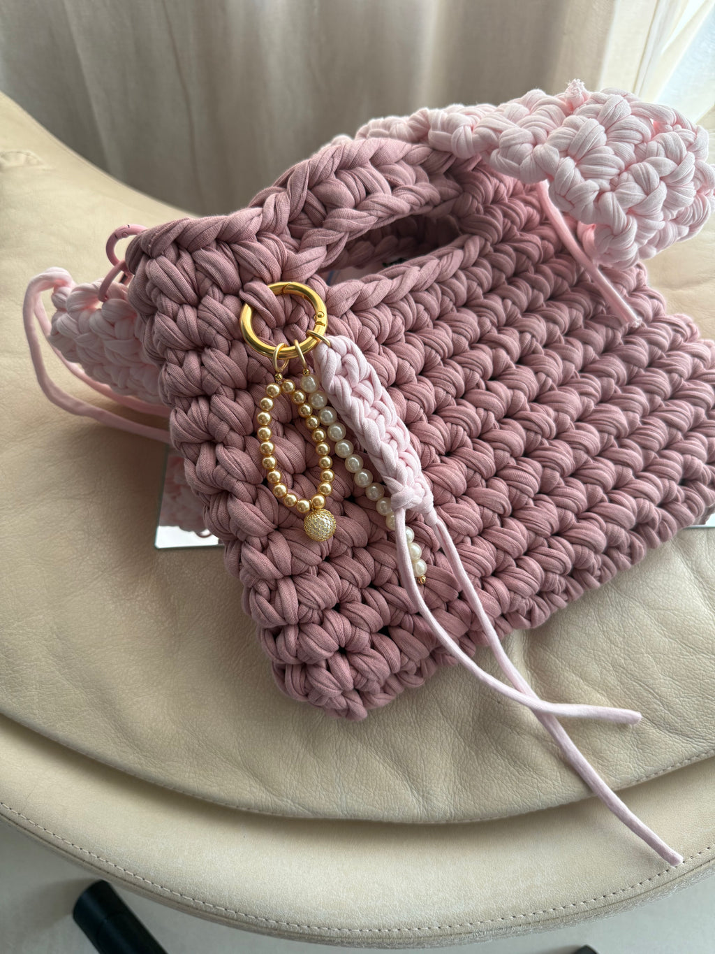 Schlüsselanhänger, Taschenanhänger, Hosenanhänger, Accessoires mit Perlen in gold an Tasche