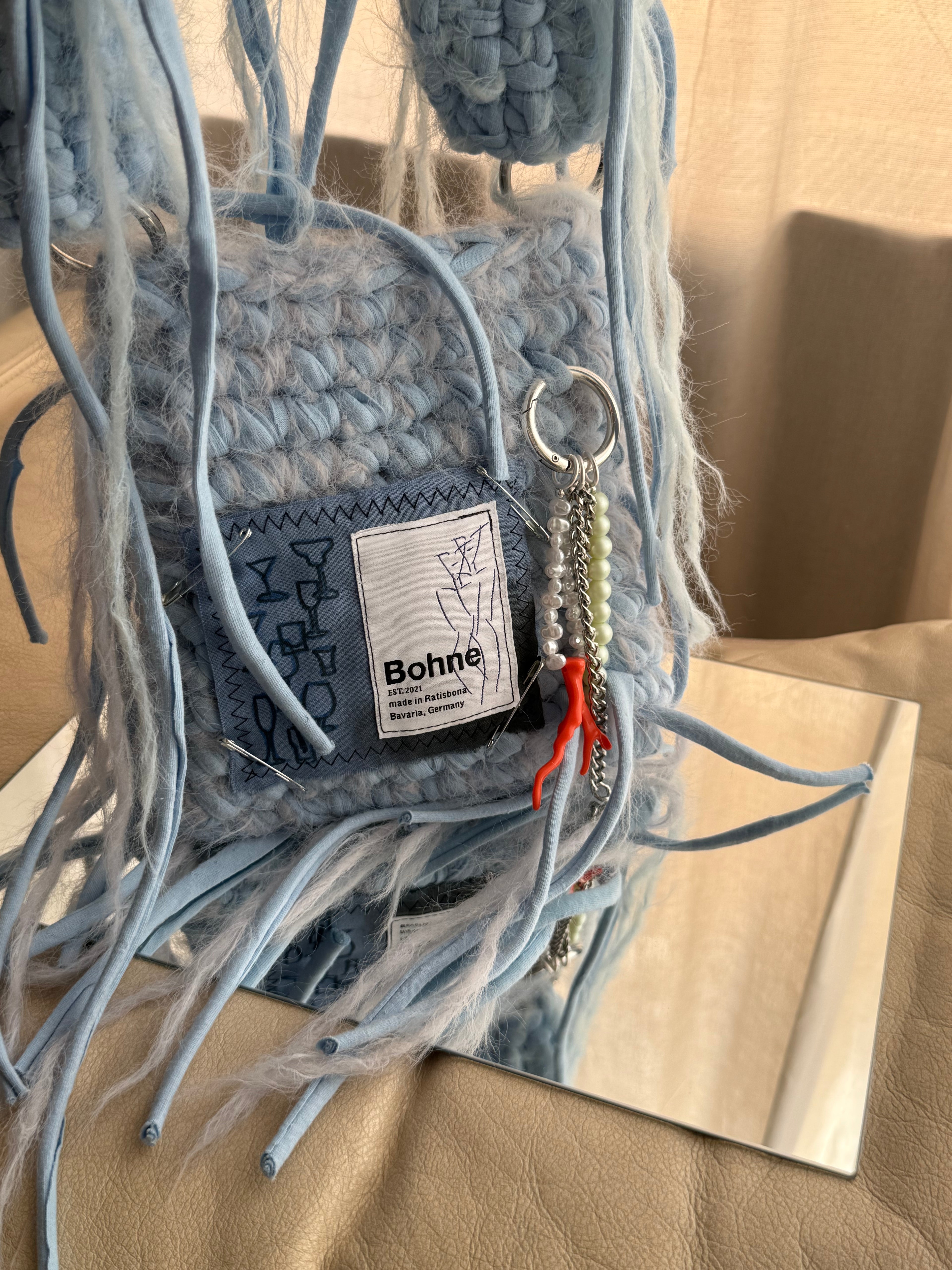 Schlüsselanhänger, Taschenanhänger, Hosenanhänger, Accessoires mit Perlen in silber an Tasche