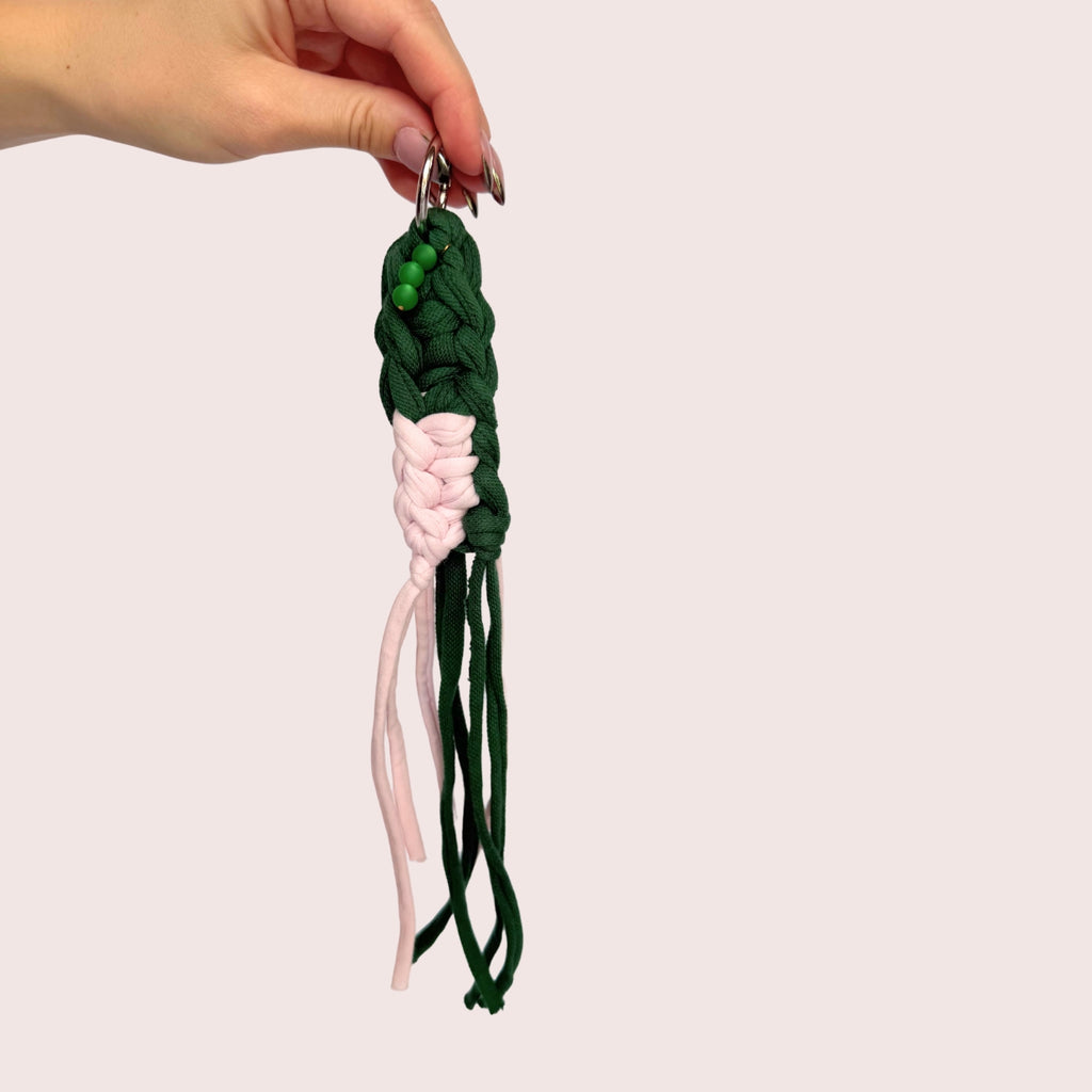 Schlüsselanhänger, Taschenanhänger, Hosenanhänger, Accessoires in grün rosé