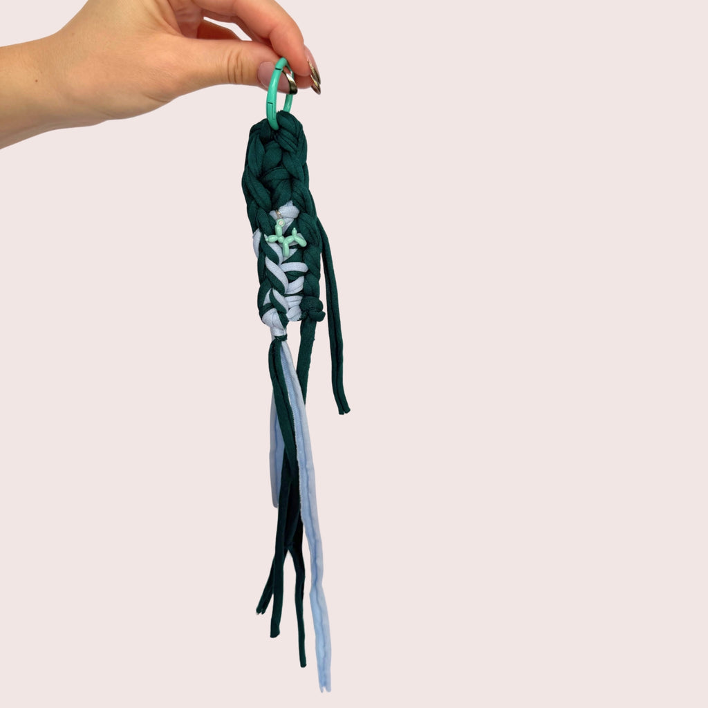 Schlüsselanhänger, Taschenanhänger, Hosenanhänger, Accessoires in türkis und hellblau