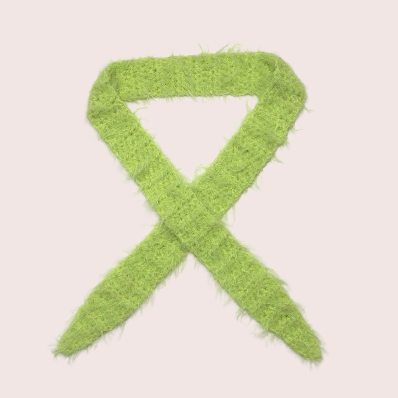 weicher fuzzy gehäkelter Sophie Scarf aus Merino Mix in lime | farbe:lime|typ:produkt