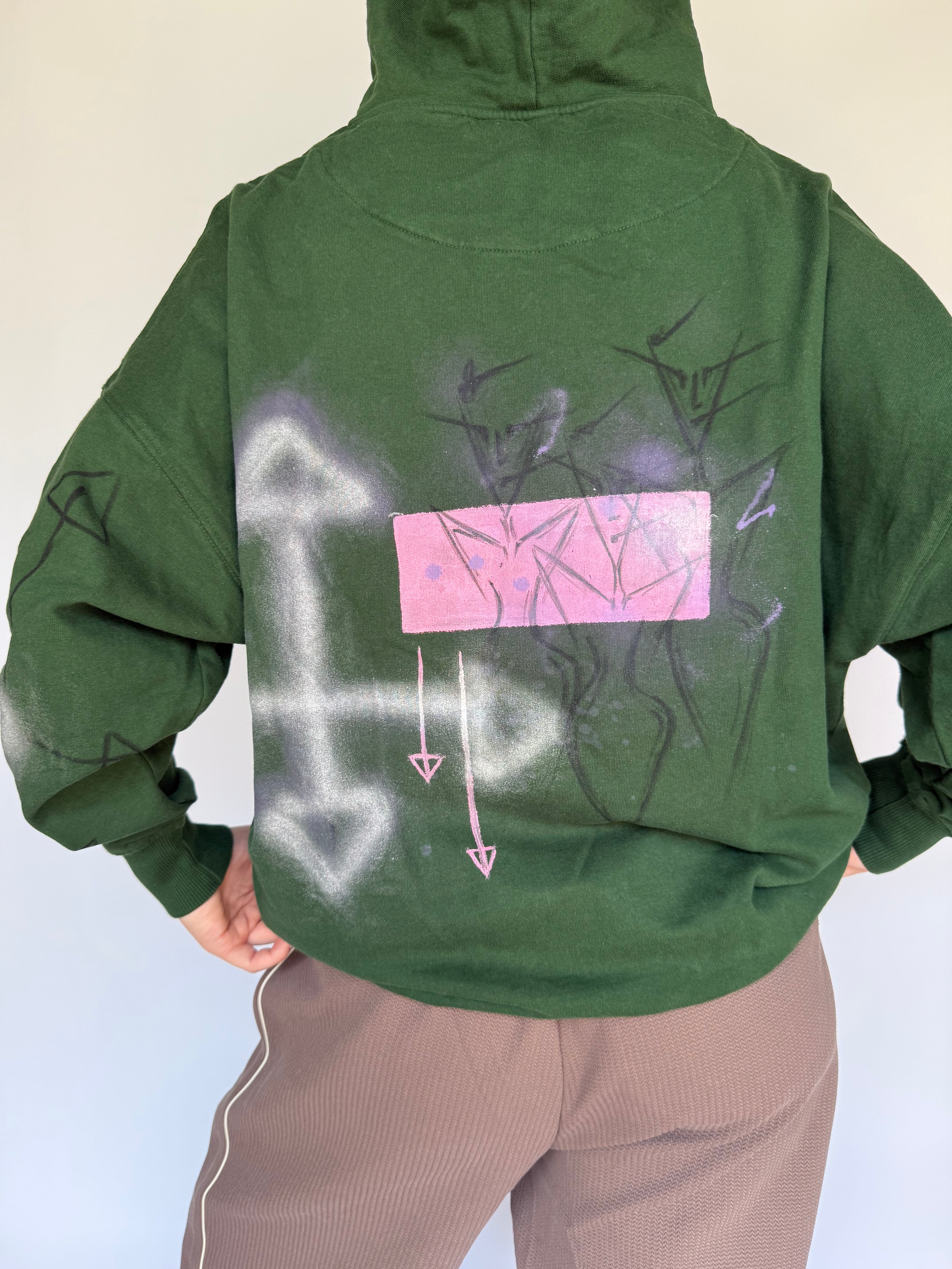 handbemalter oversized Kapuzen Hoodie mit Motiven in grün rosa backprint