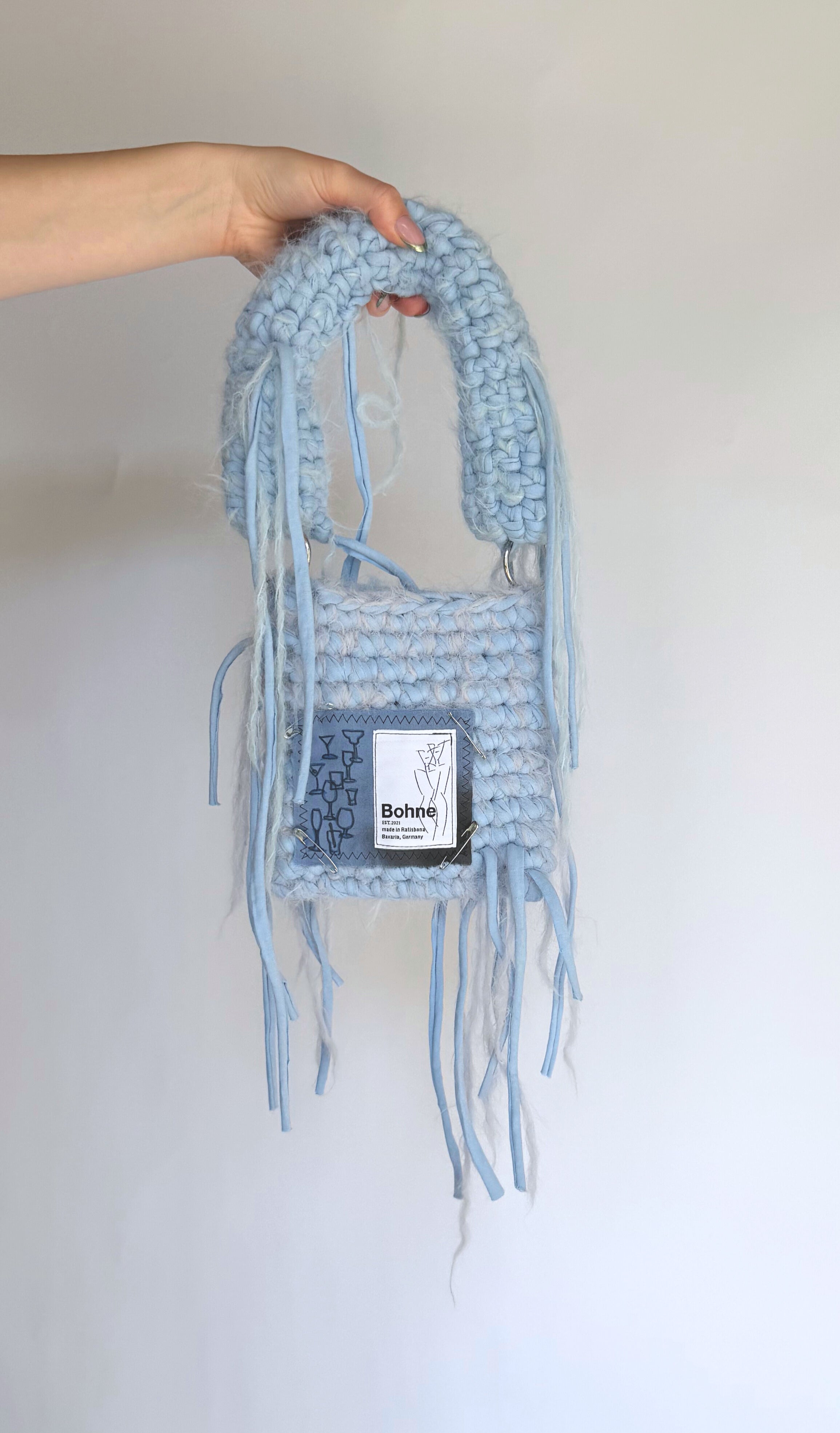 Crochet B-BAG aus recyceltem T-Shirt-Garn | fuzzy hellblau