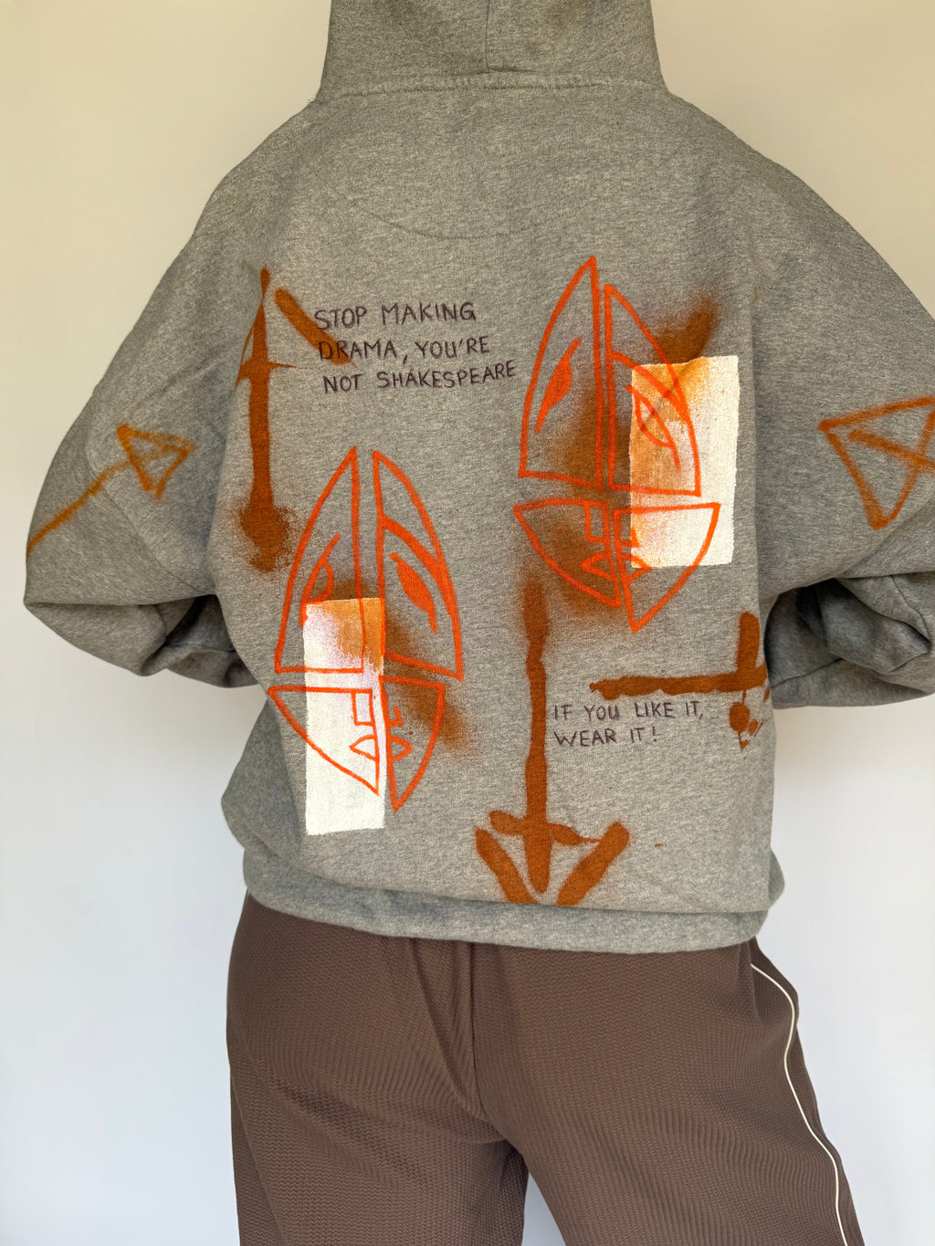 Handbemalter Hoodie aus Bio-Baumwolle | S