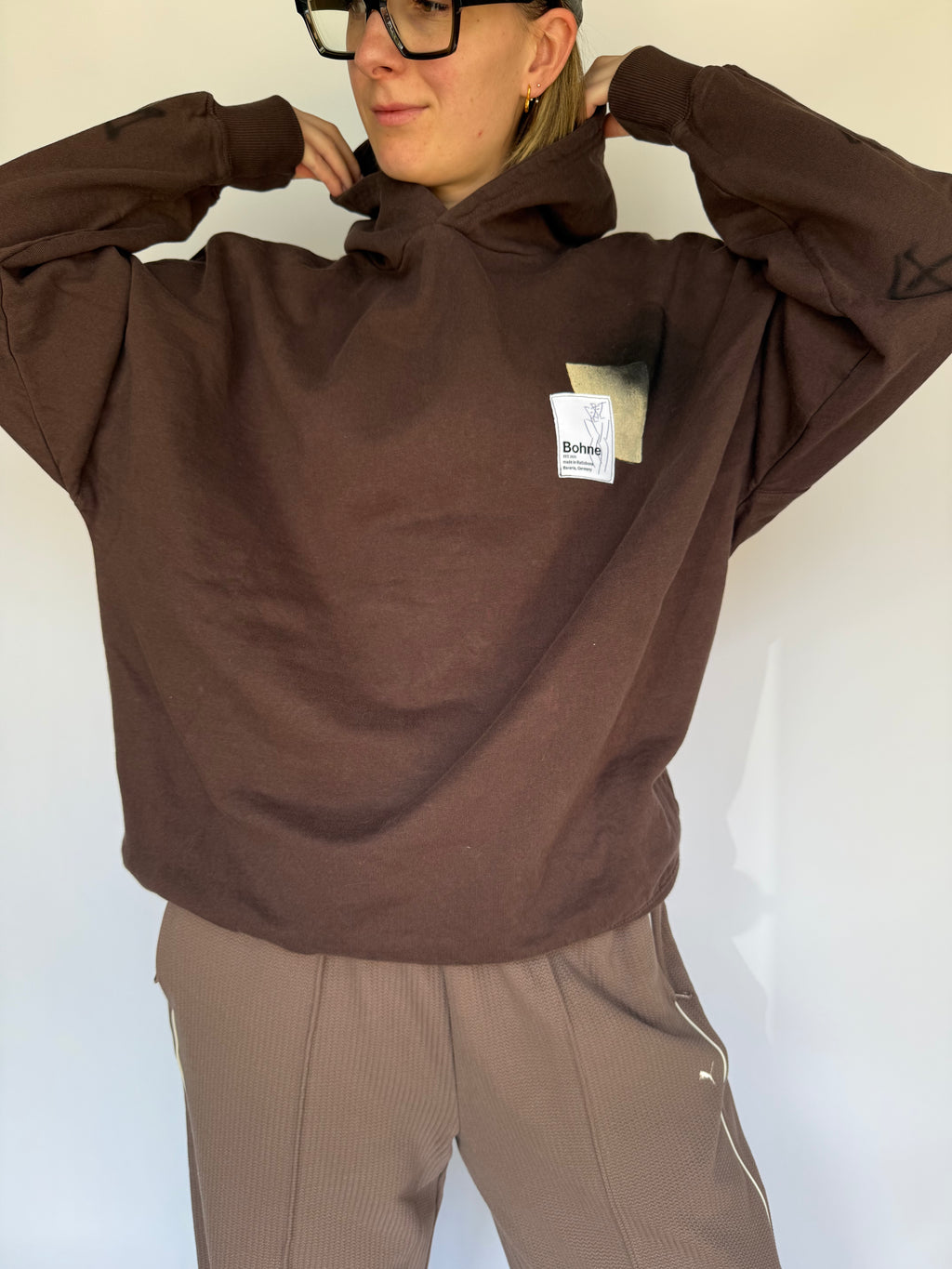 Handbemalter Hoodie aus Bio-Baumwolle | L