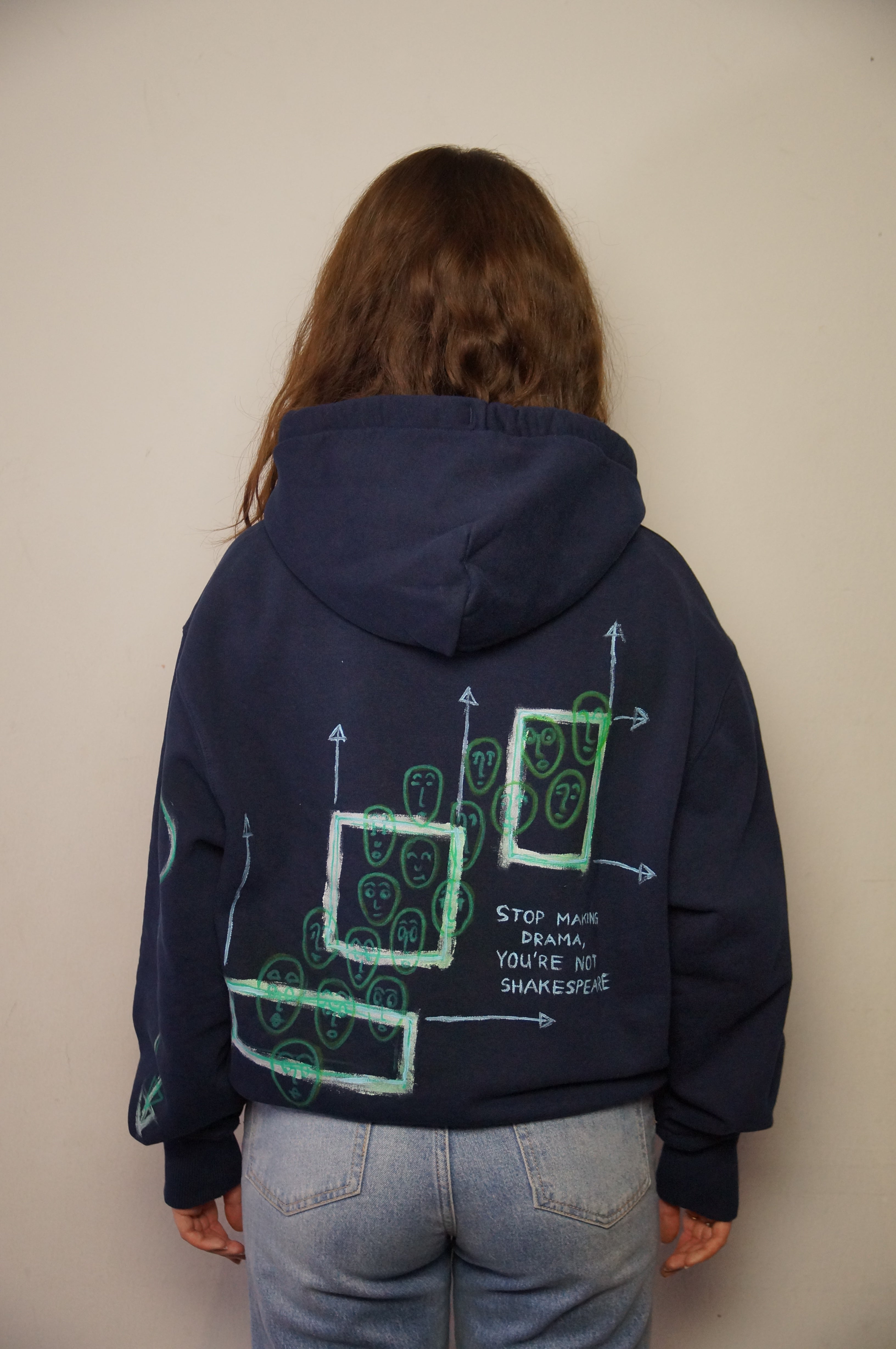 Handbemalter Hoodie aus Bio-Baumwolle | S