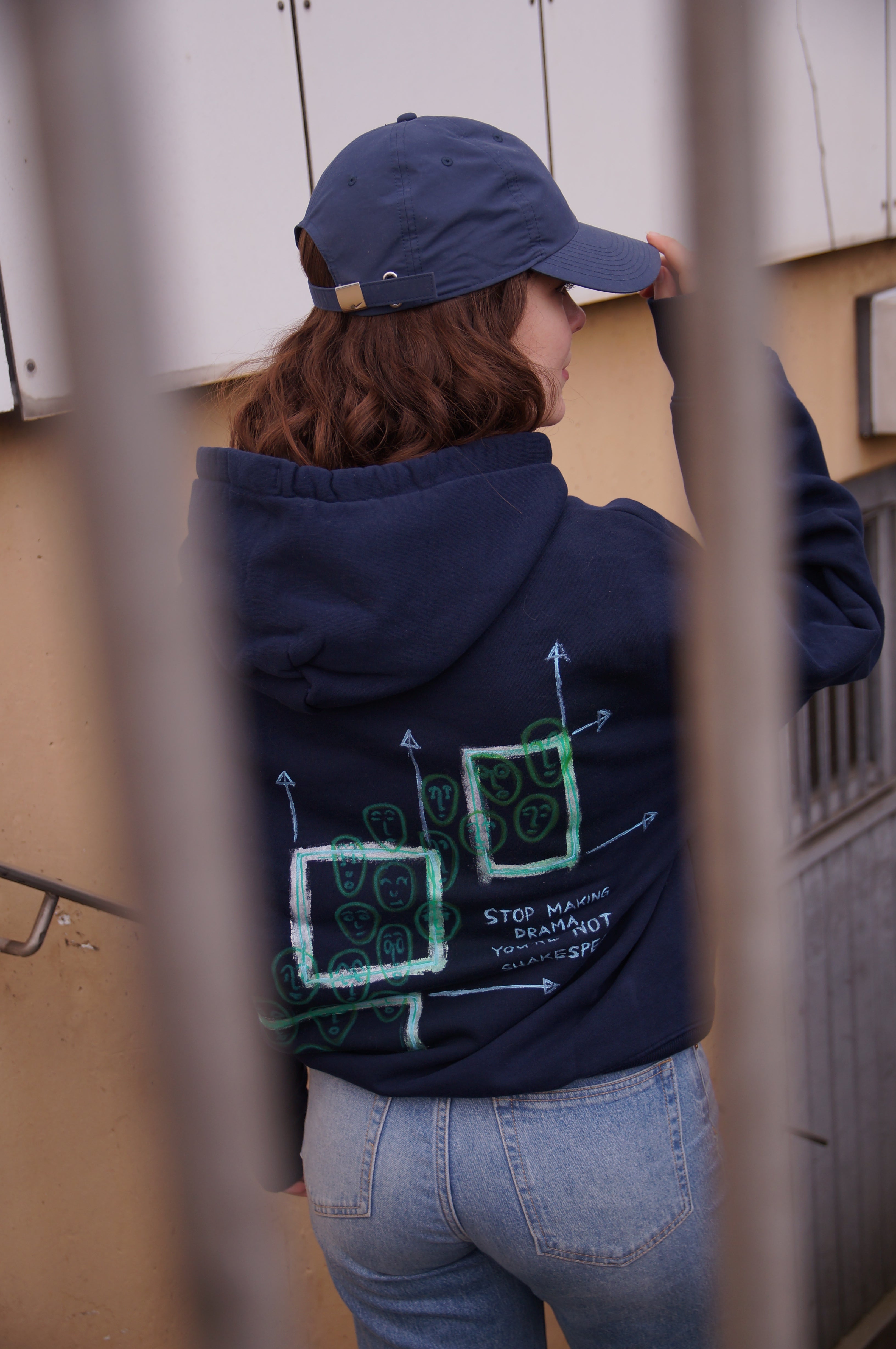 Handbemalter Hoodie aus Bio-Baumwolle | S