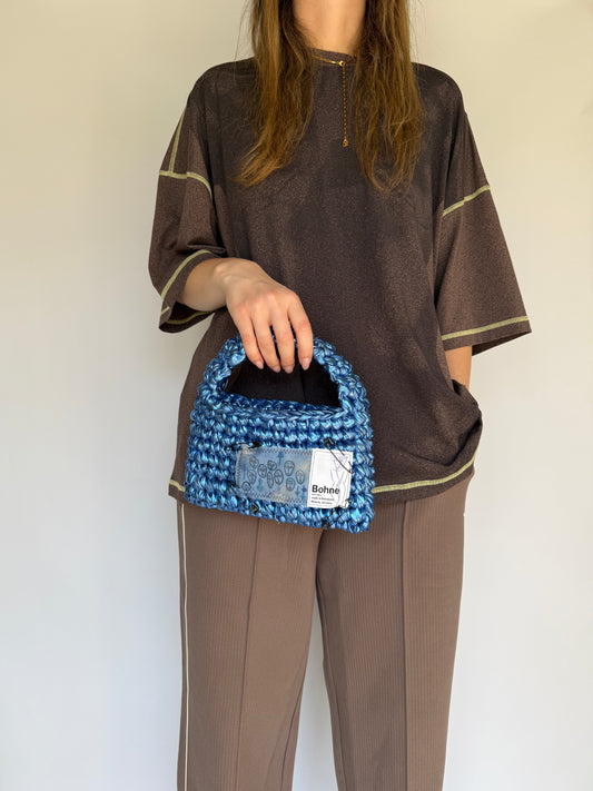 Crochet B-BAG aus recyceltem T-Shirt-Garn | metallic blau