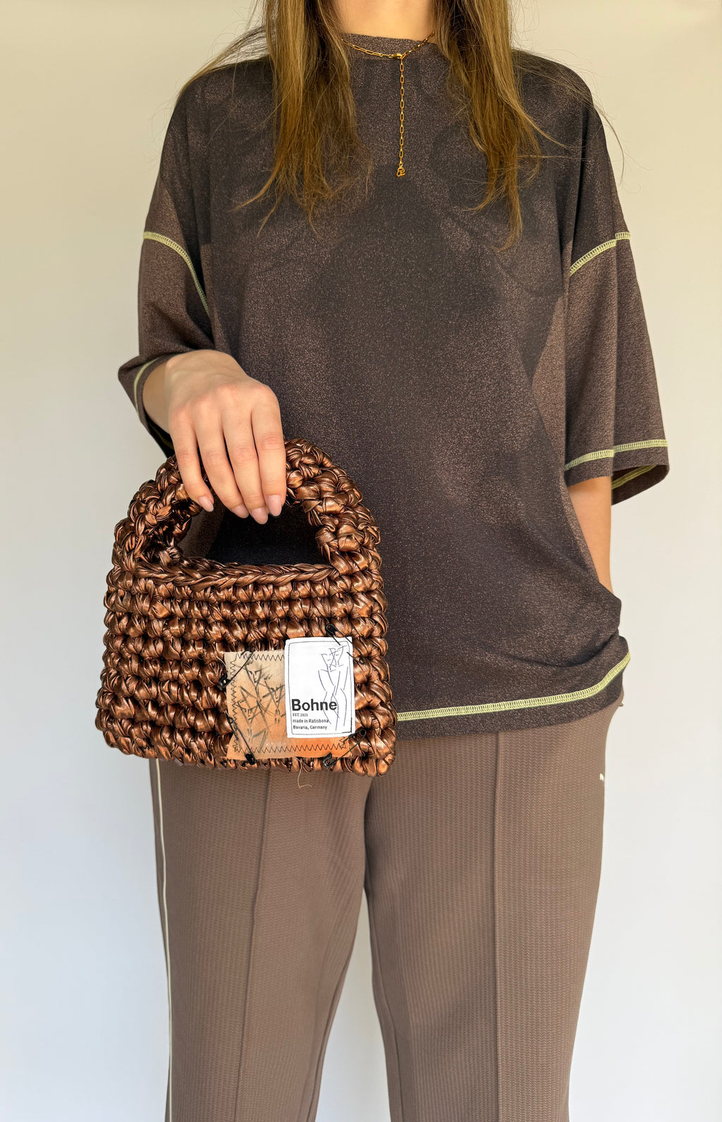 Crochet B-BAG aus recyceltem T-Shirt-Garn | metallic braun