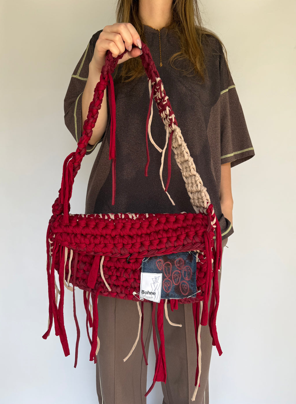 Crochet B-BAG aus recyceltem T-Shirt-Garn | rot, beige