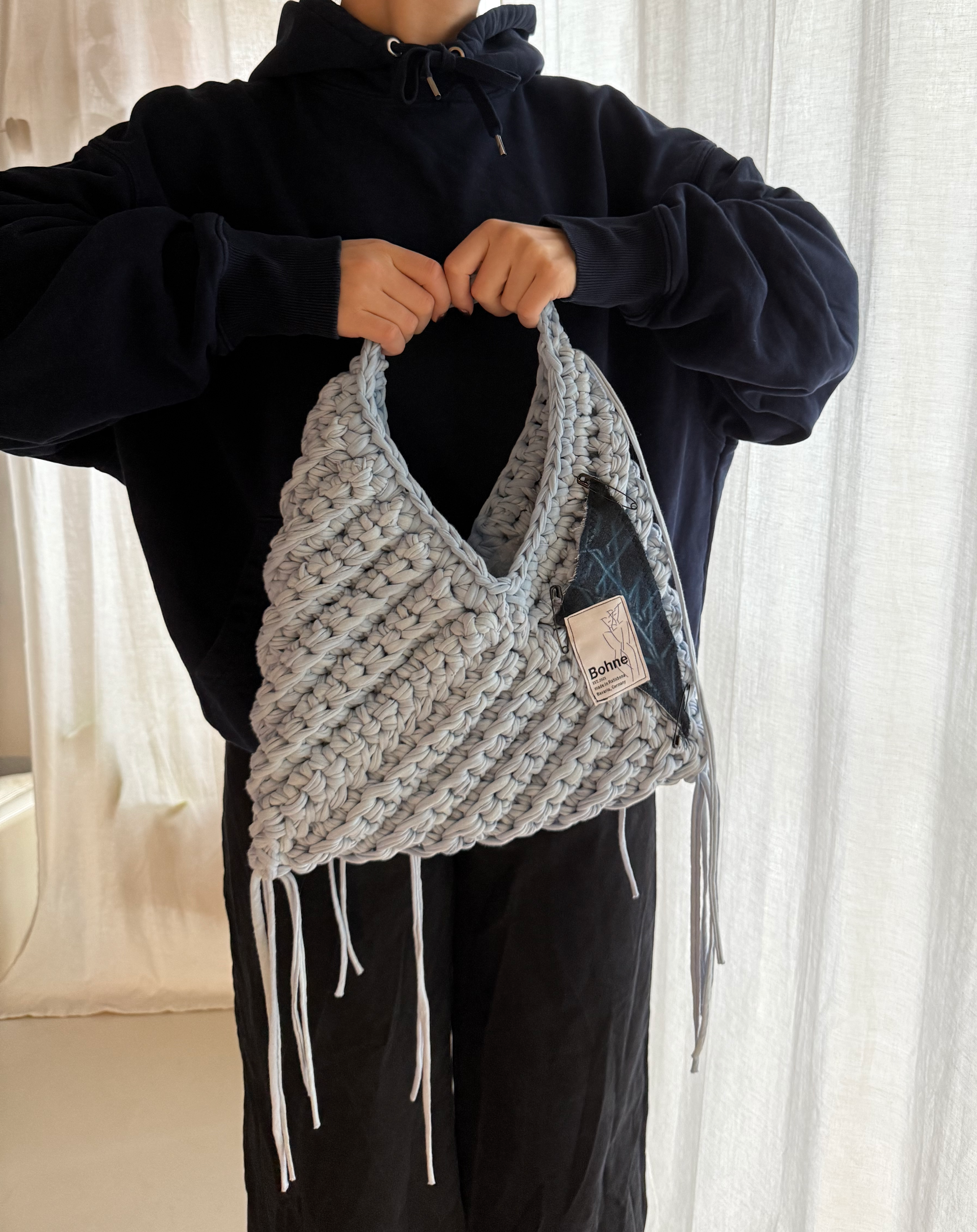 Crochet B-BAG aus recyceltem T-Shirt-Garn | hellblau