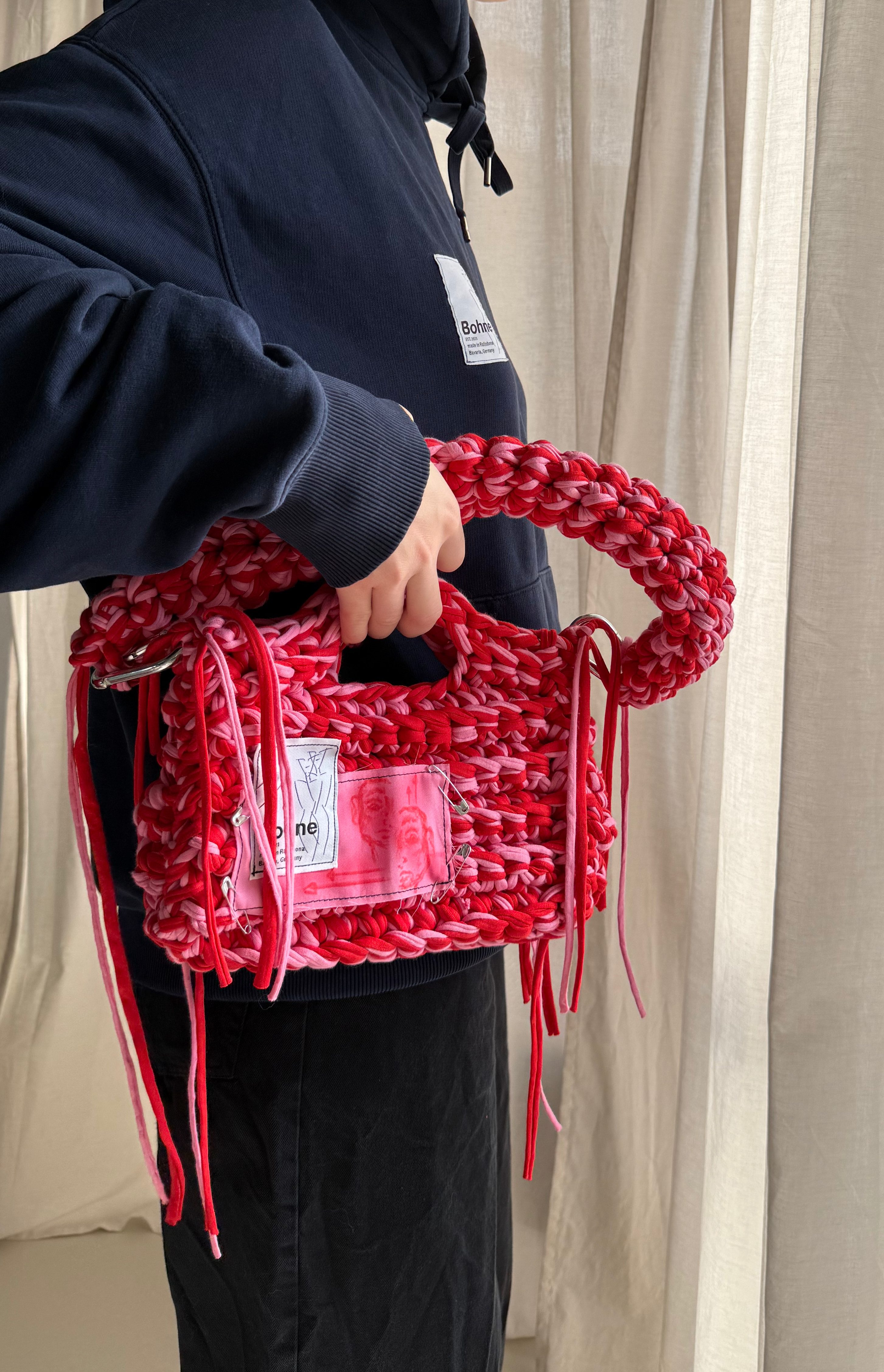 Crochet B-BAG aus recyceltem T-Shirt-Garn | rot, rosa