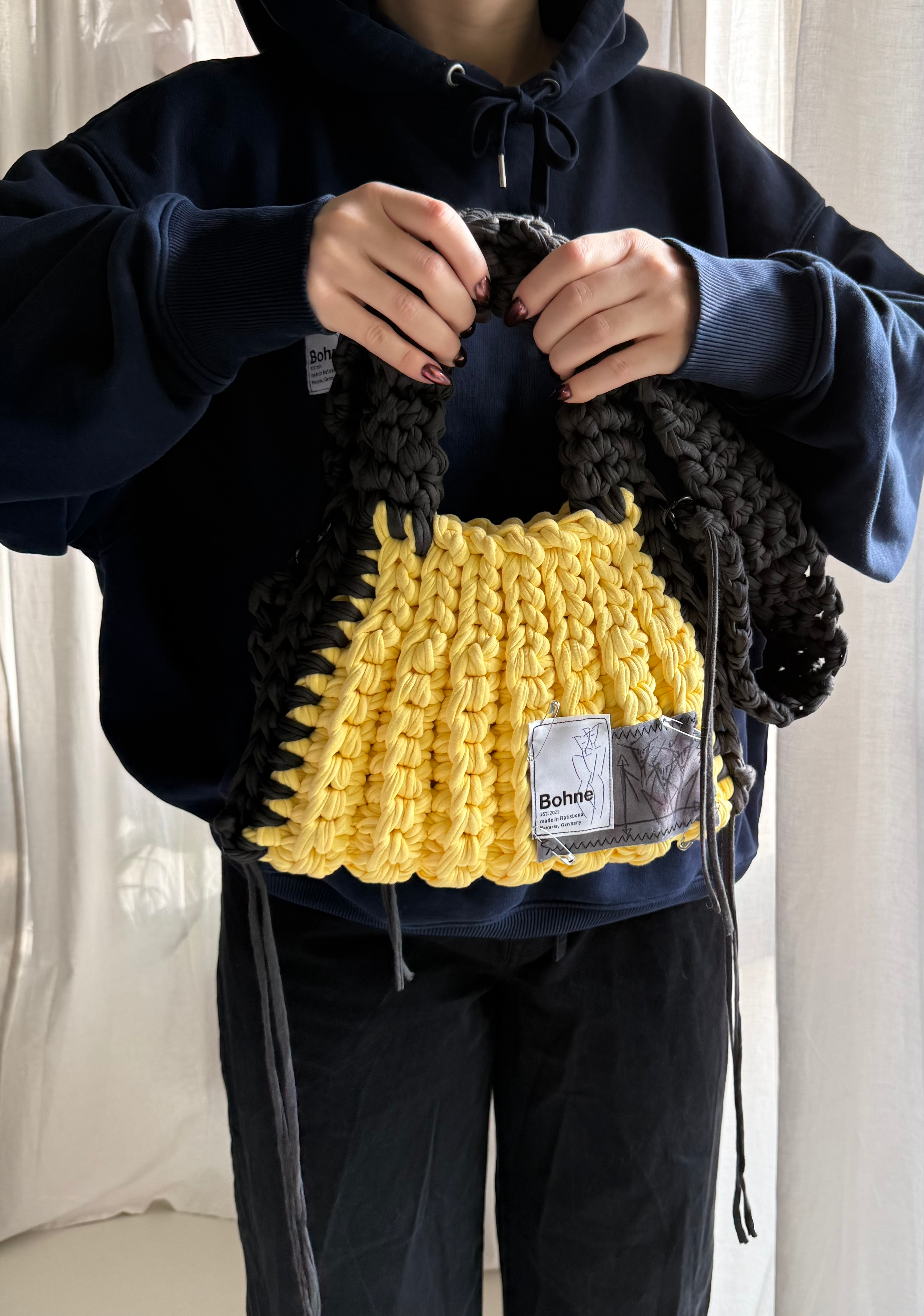 Crochet B-BAG aus recyceltem T-Shirt-Garn | gelb, dunkelgrau