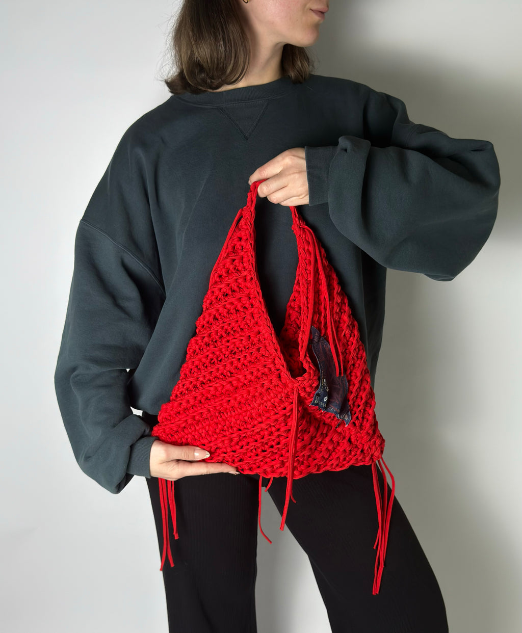 TRIA Ruby M | handgehäkelte Tasche aus Recyclinggarn