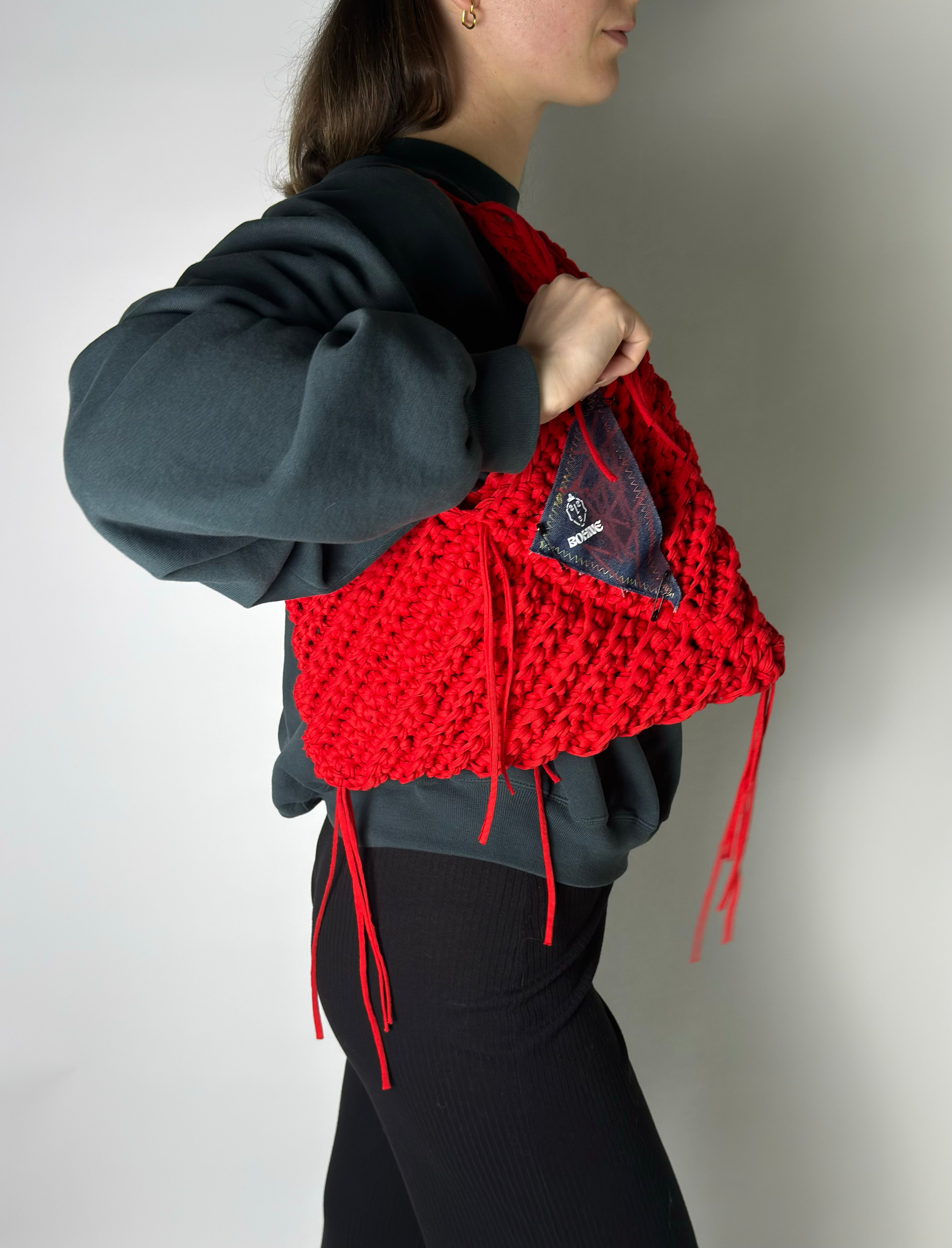 TRIA Ruby M | handgehäkelte Tasche aus Recyclinggarn