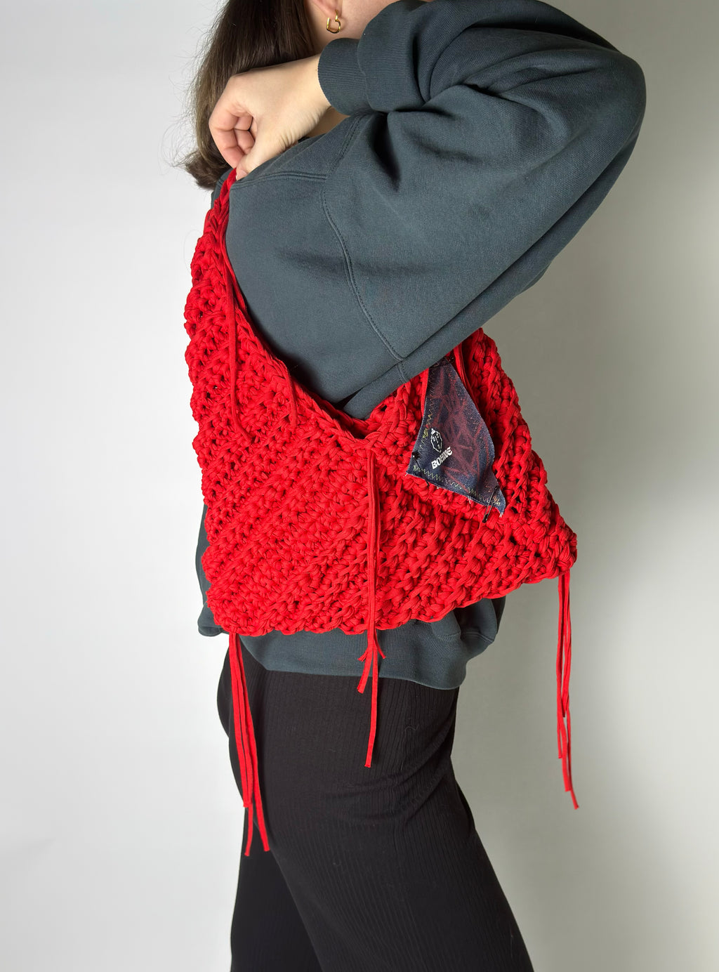 TRIA Ruby M | handgehäkelte Tasche aus Recyclinggarn