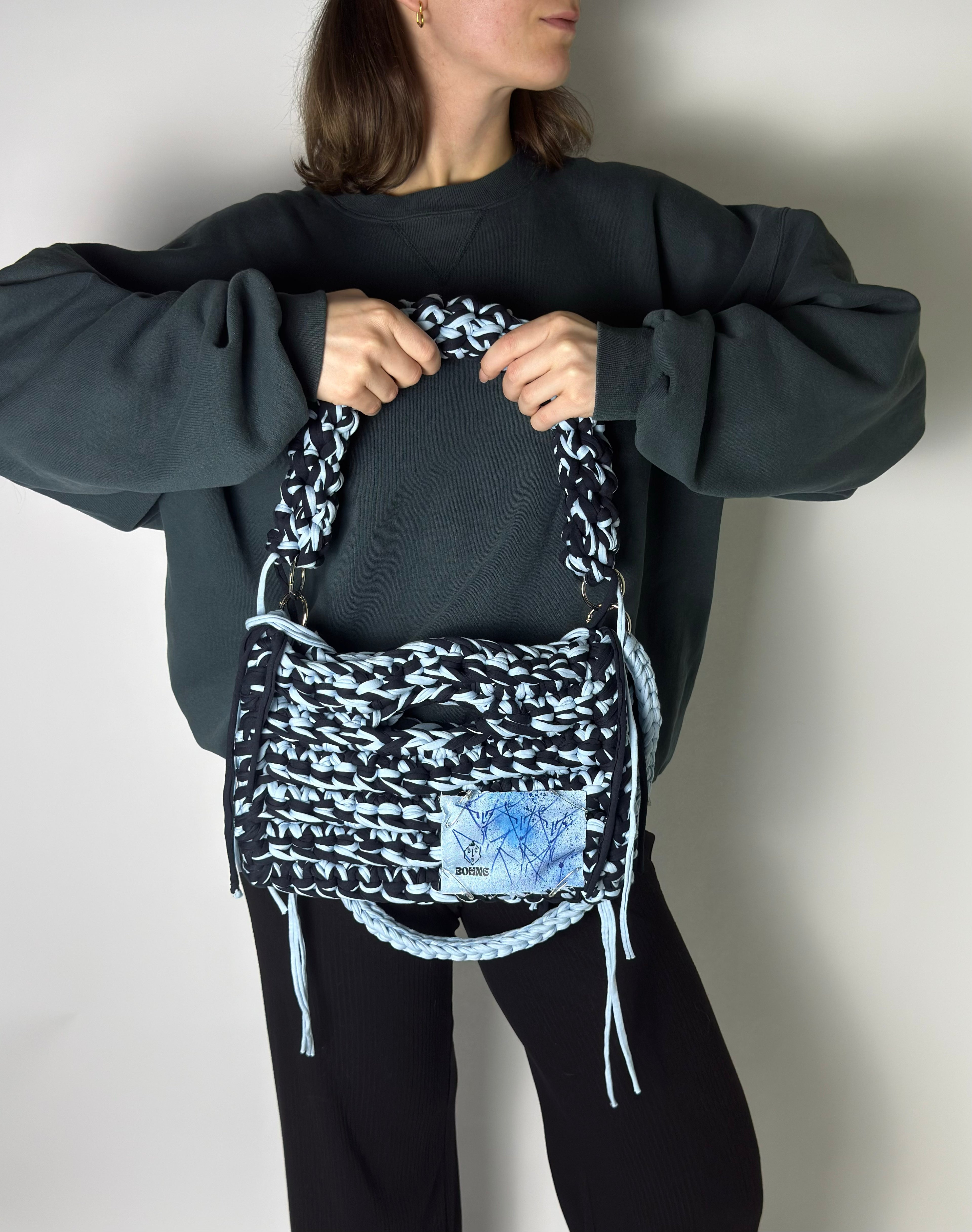 MODUL Azure | handgehäkelte Tasche aus Recyclinggarn