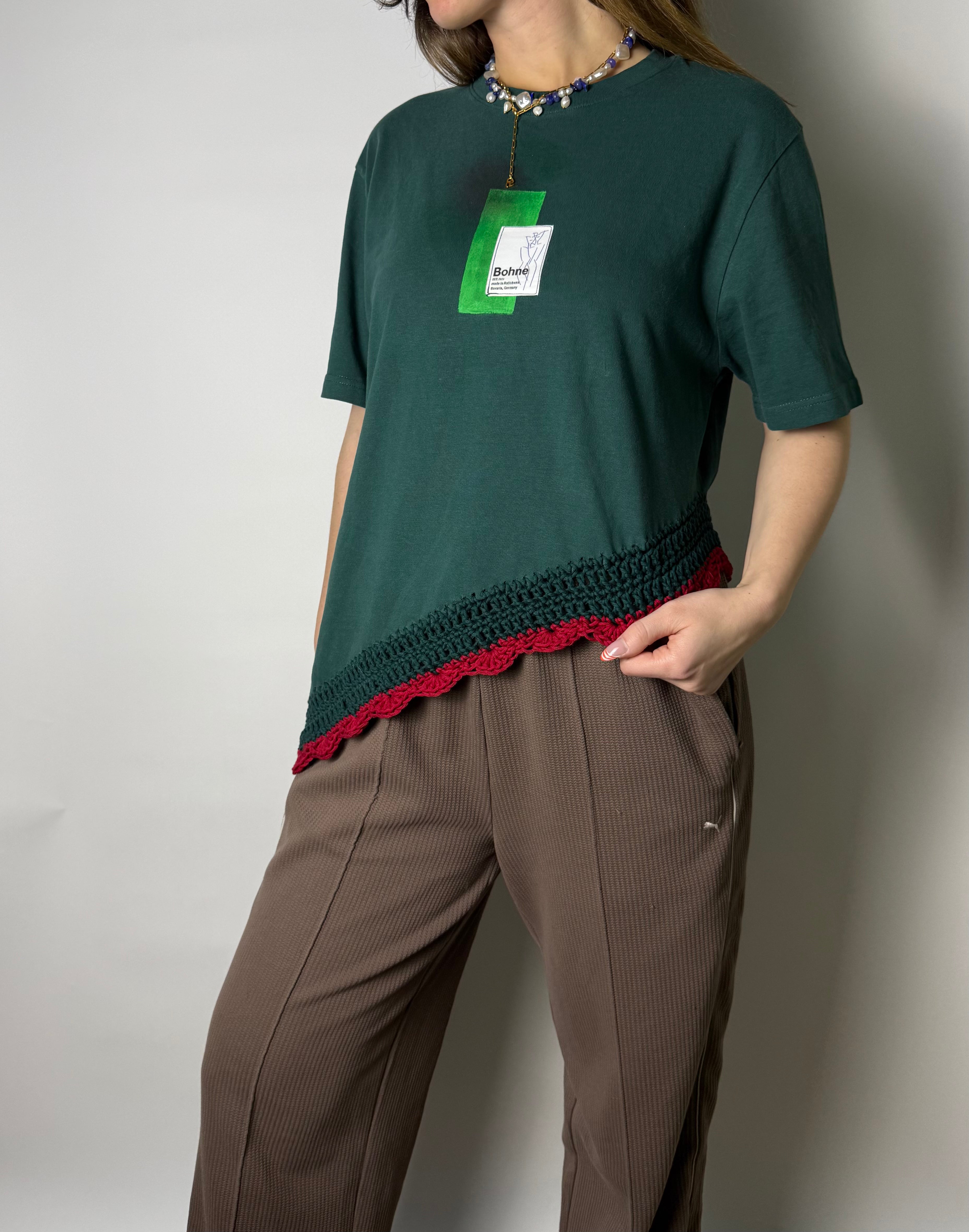 Upcycling Artwear | Relaxed T-Shirt | Grün / Rot | M