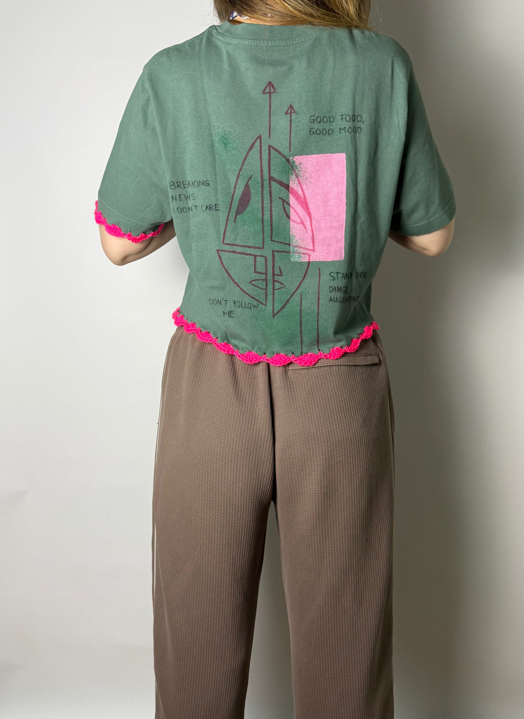 Upcycling Artwear | Relaxed T-Shirt | Pink / Grün | S