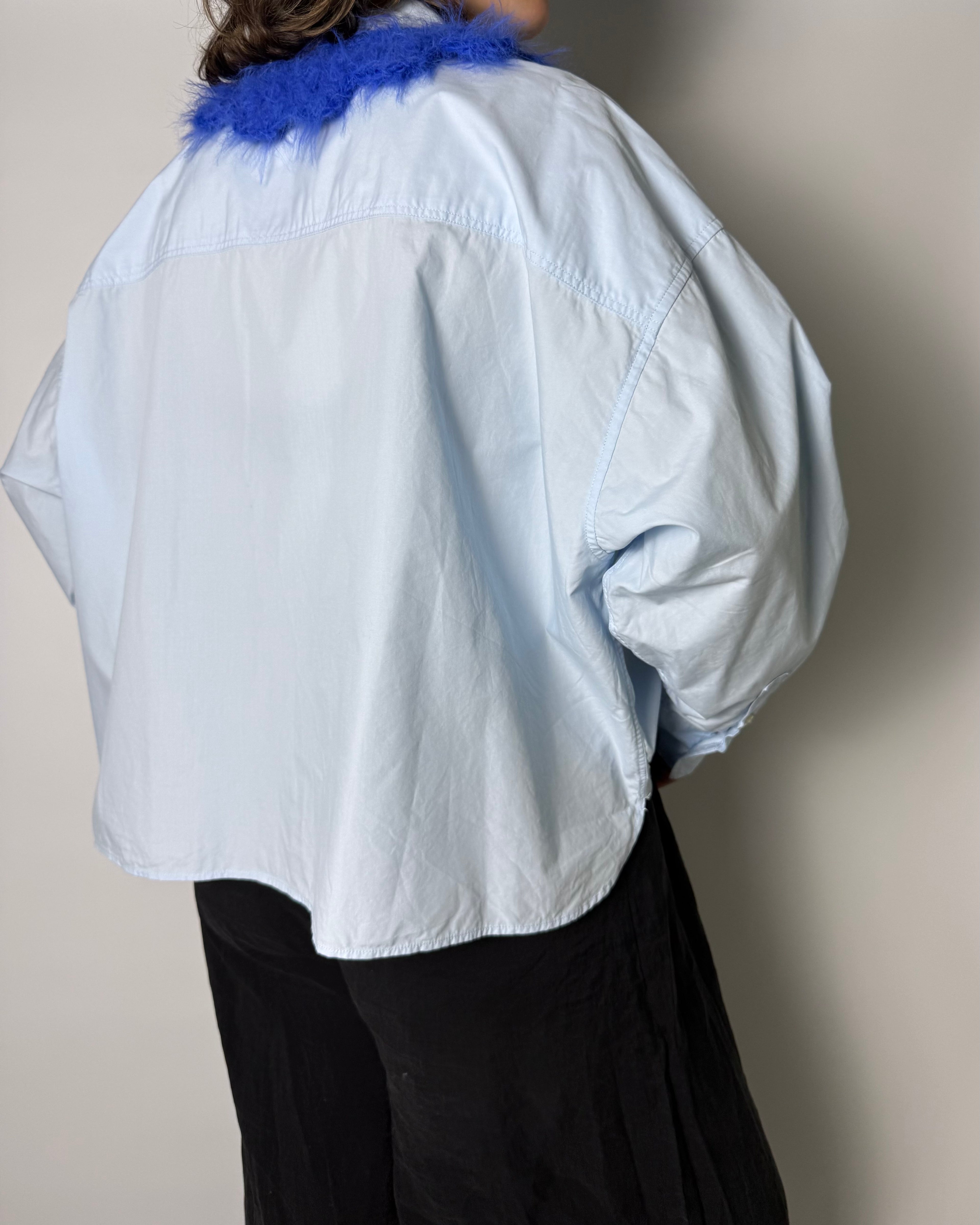 Crochet Kollektion | Fuzzy Kragen Hemd | Blau