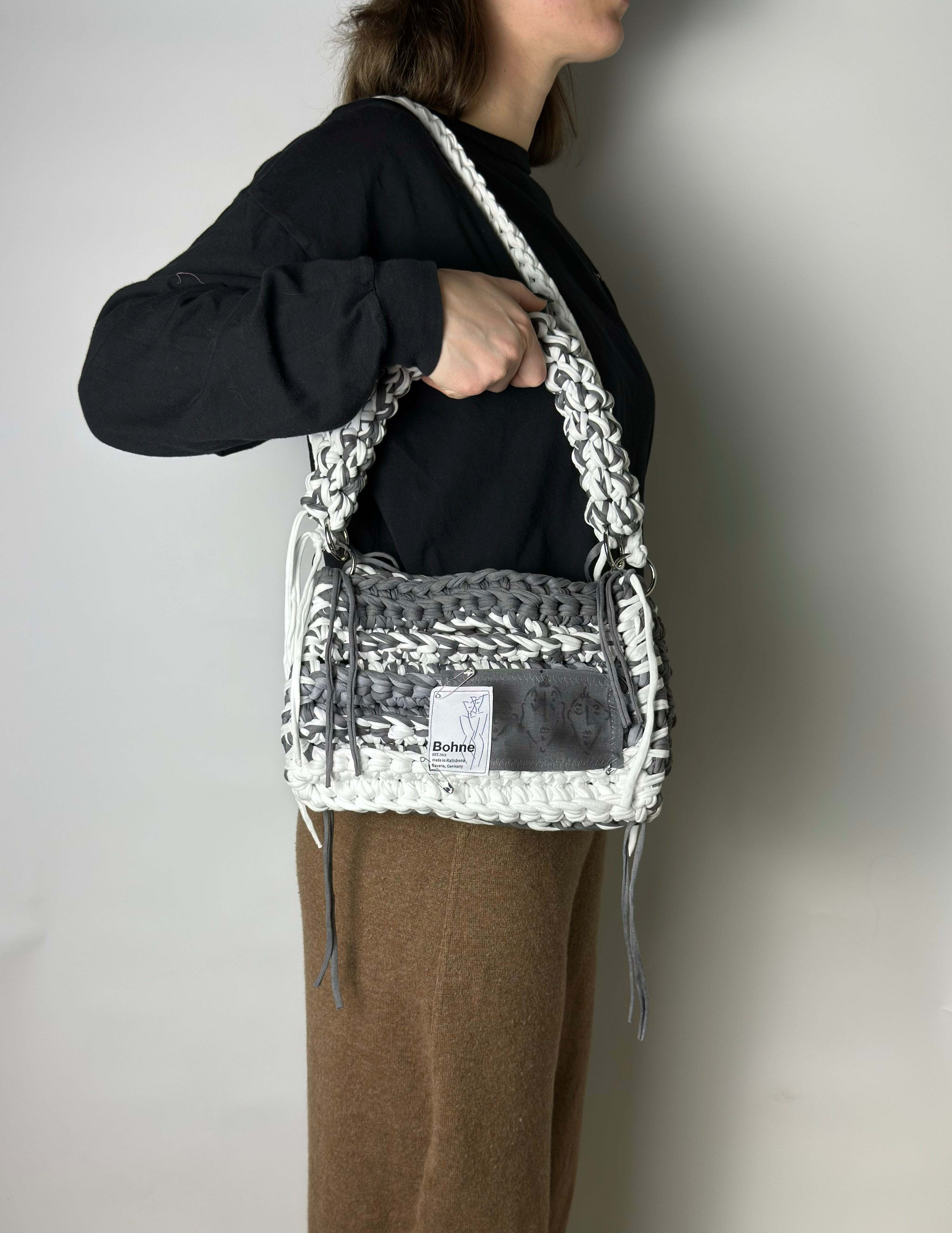 MODUL Static Nr.2 | handgehäkelte Tasche aus Recyclinggarn