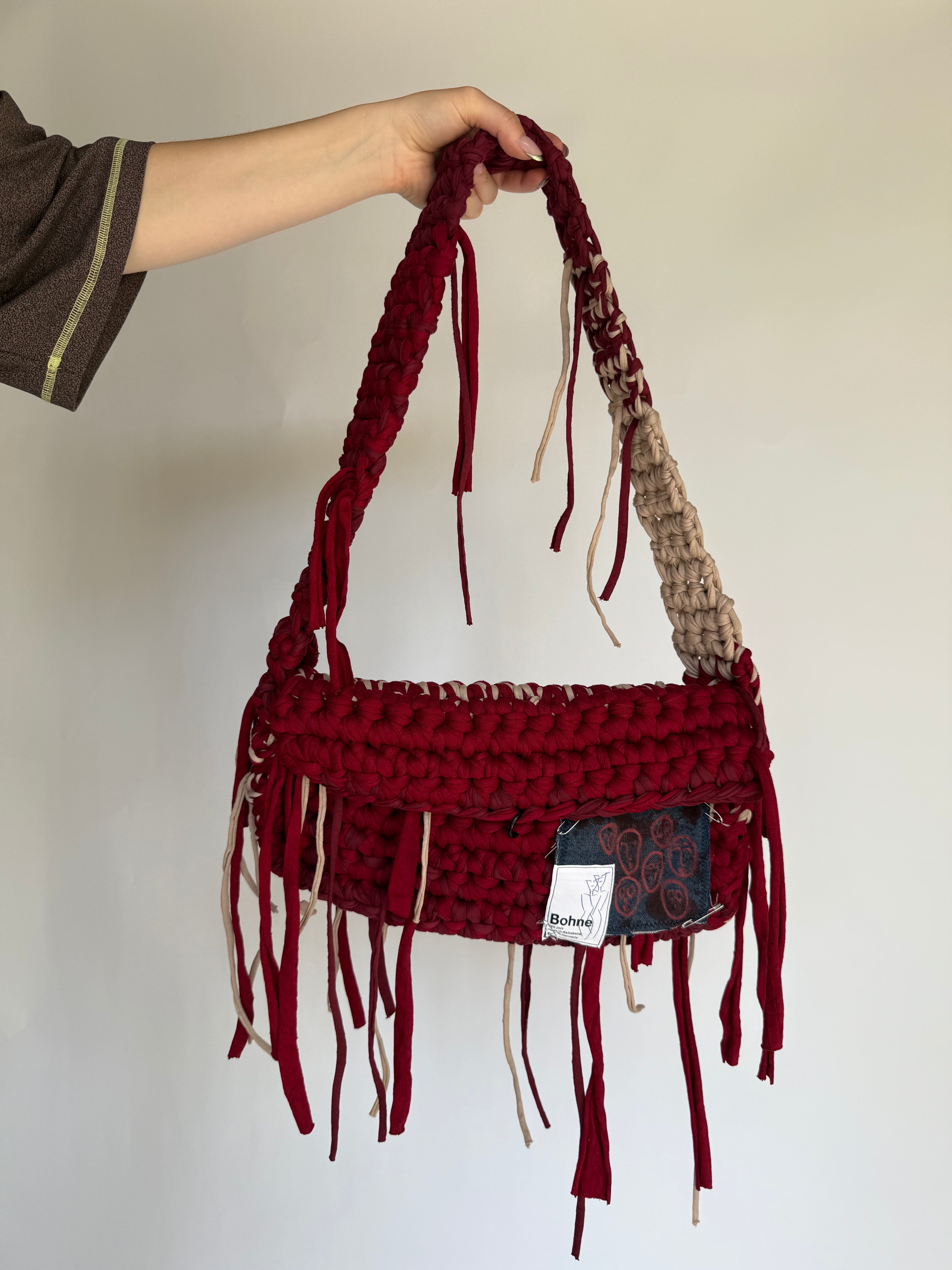 Crochet B-BAG aus recyceltem T-Shirt-Garn | rot, beige