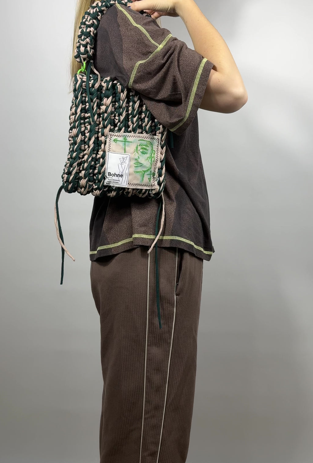 Crochet B-BAG aus recyceltem T-Shirt-Garn | grün, beige