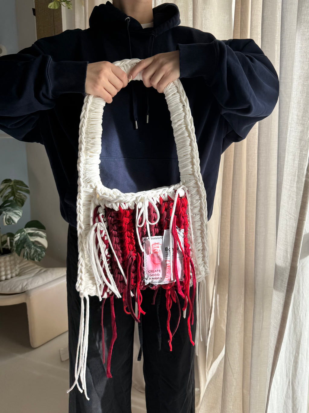 SQUARE Red Milk | handgehäkelte Tasche aus Recyclinggarn