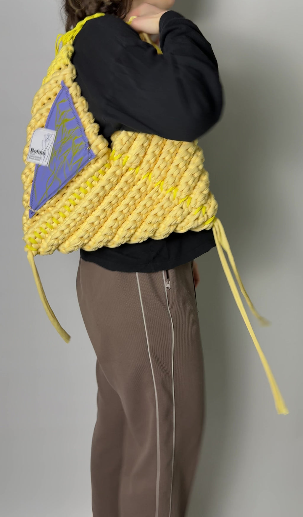 TRIA Butter Yellow XL | handgehäkelte Tasche aus Recyclinggarn