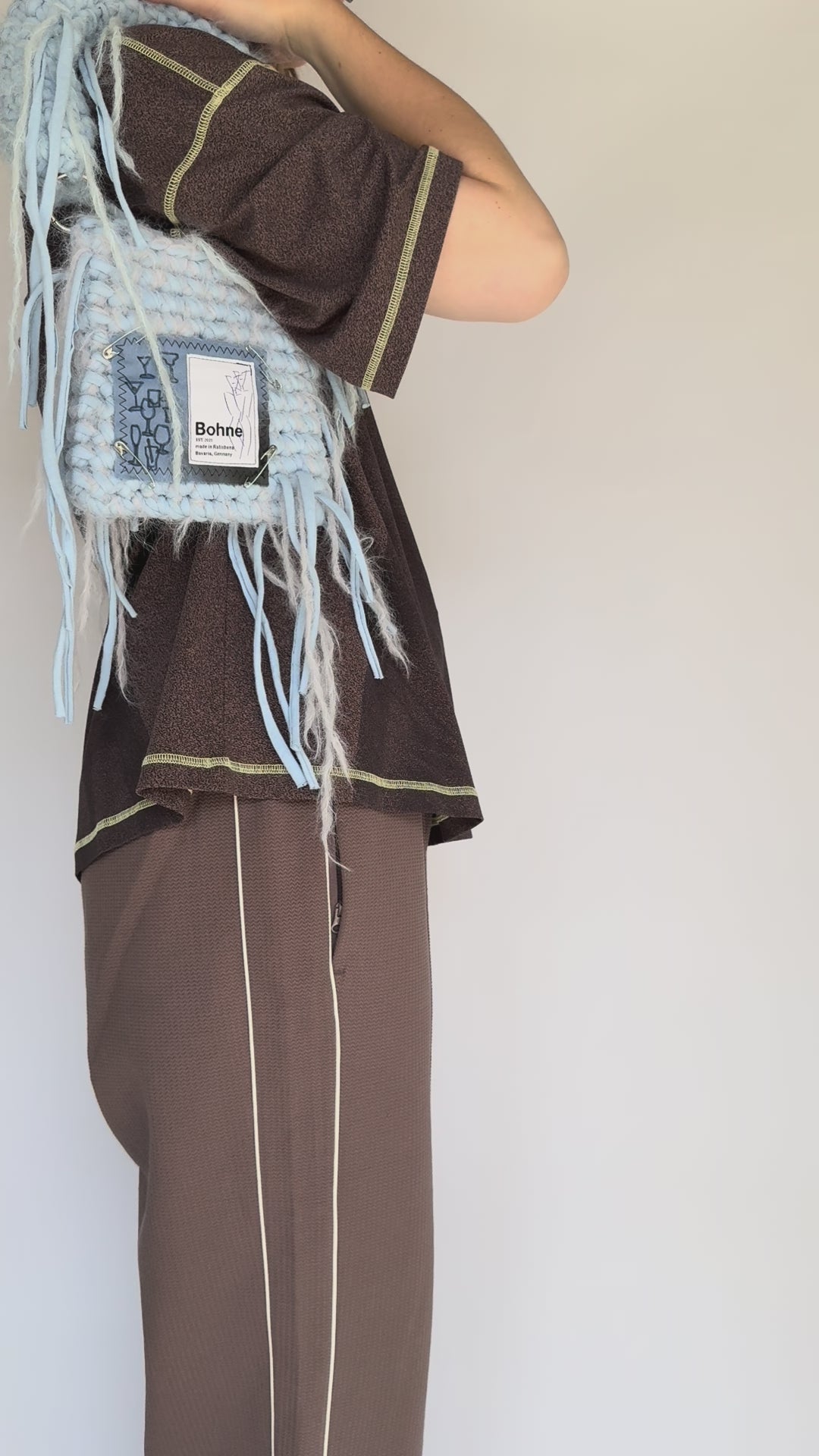 Crochet B-BAG aus recyceltem T-Shirt-Garn | fuzzy hellblau