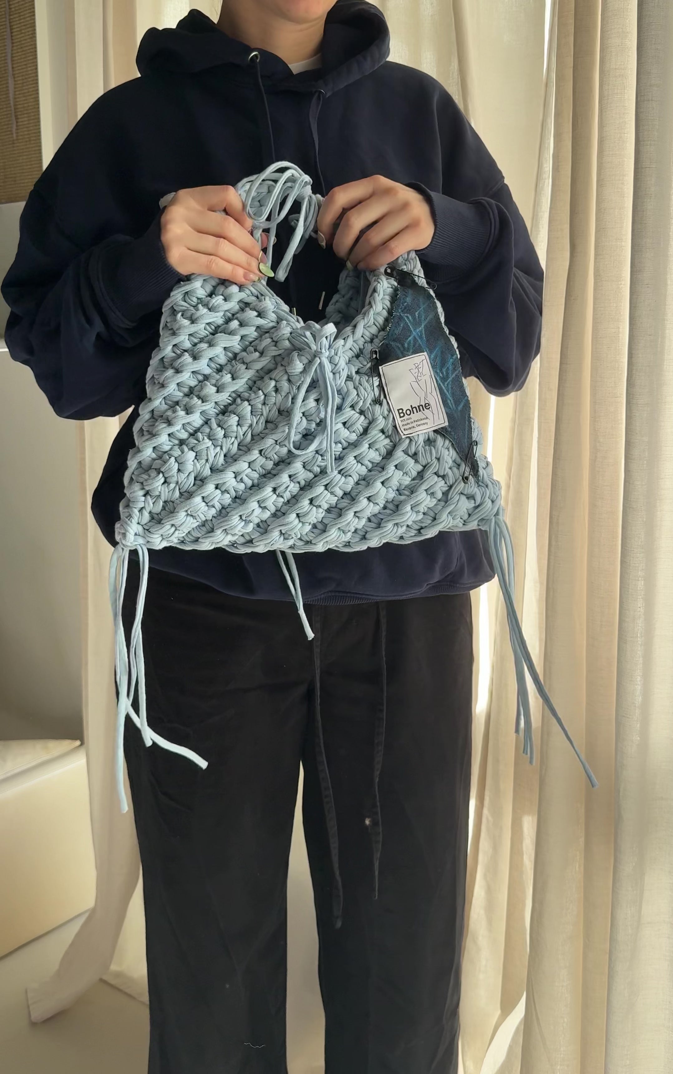 Crochet B-BAG aus recyceltem T-Shirt-Garn | hellblau